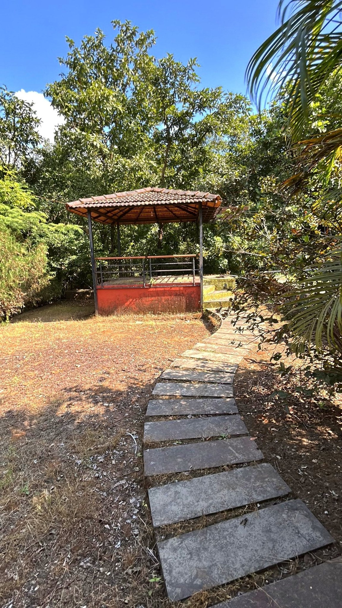 267-bungalow-02db83d7-da64-44c3-adb6-e57845b9aa2e.png