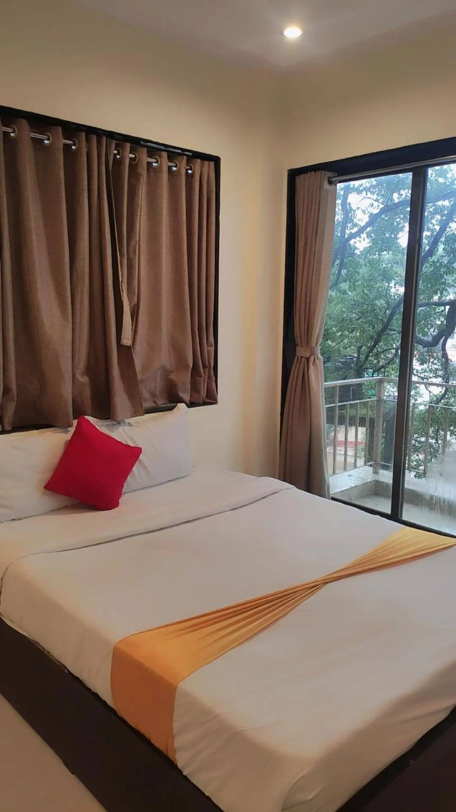 275-hotel-resort-0775377d-bde8-4e4c-841a-537a5b78eb2e.png