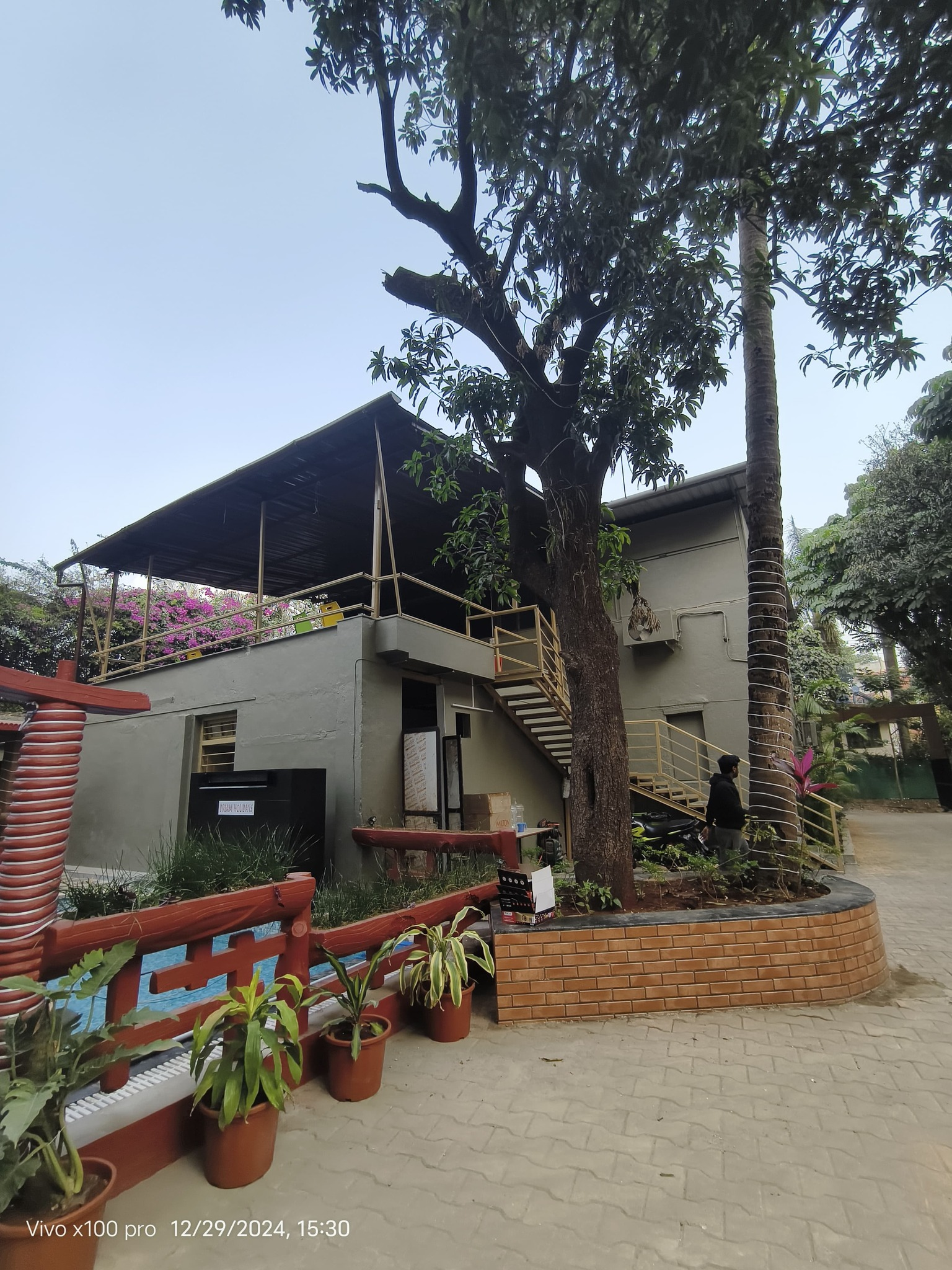 275-hotel-resort-6141d73a-6a37-4800-a8d7-f89b81fe0ec3.png