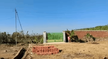 523-farmhouse-plot-26c2c4e2-3df6-401d-bbcf-52f4f05f90dc.png
