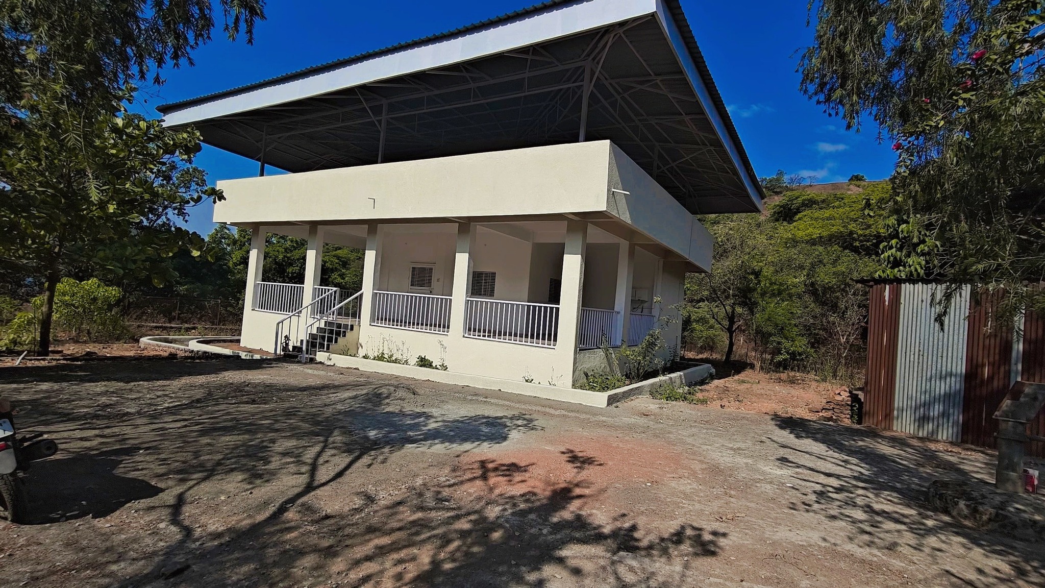 57-bungalow-d74b57b3-958b-4a5d-82a1-81e0b293fa23.jpg
