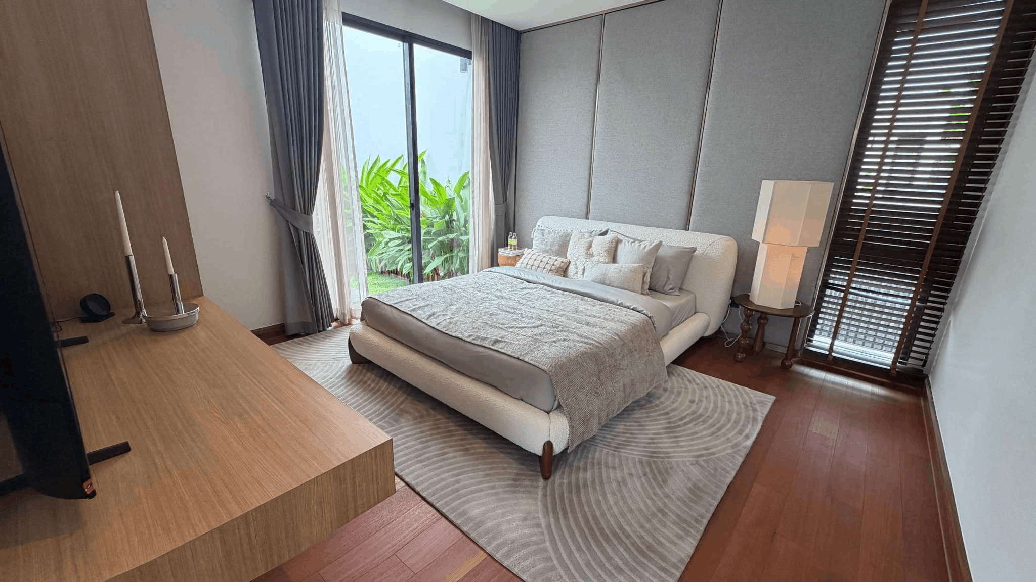 586-bungalow-2fd39abb-2eaa-401a-a28a-5afdd430b293.png