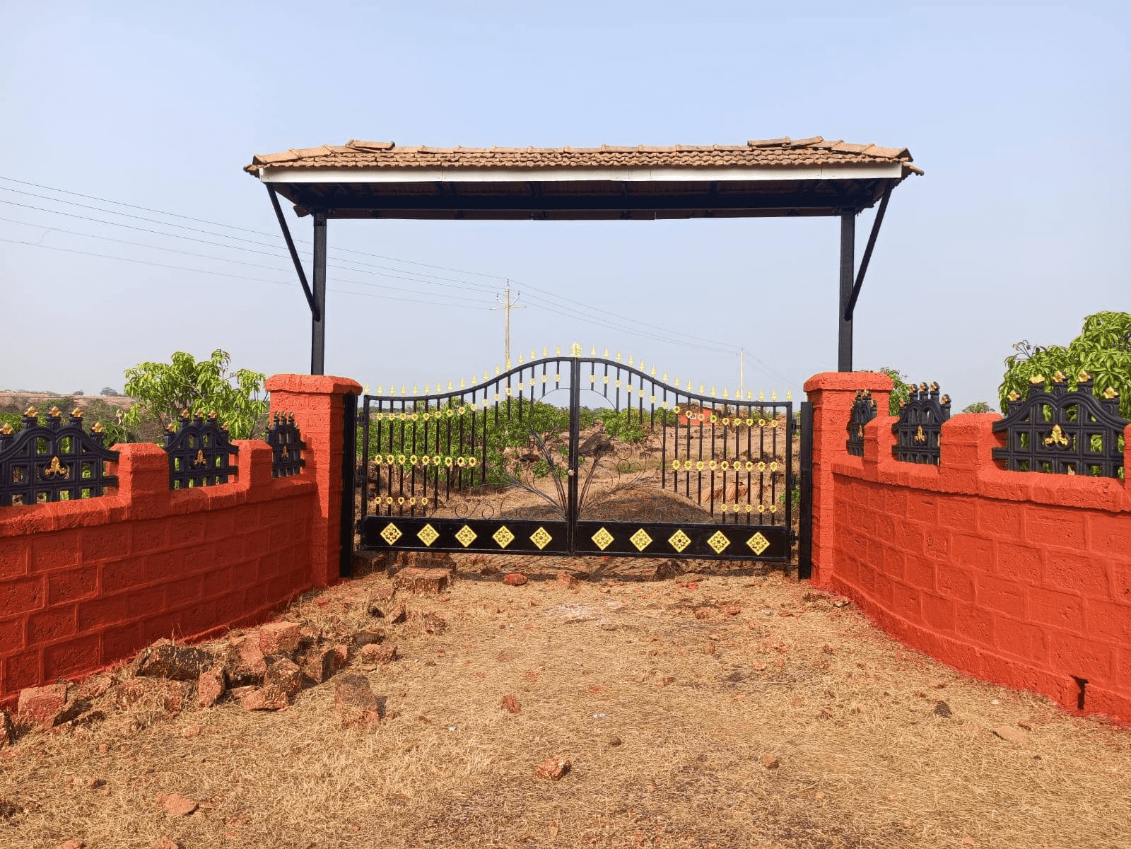 Ratnagiri-Pawas - 13 Acre Baug with 2000 SQFT House