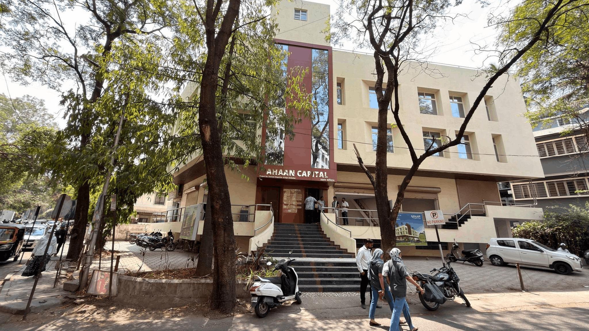 Pune-Erandwane-Infront of Dinanath Mangeshkar Hospital & Himali Society - Shops (350-550 SQFT) & Offices (1700 SQFT) for Sale 