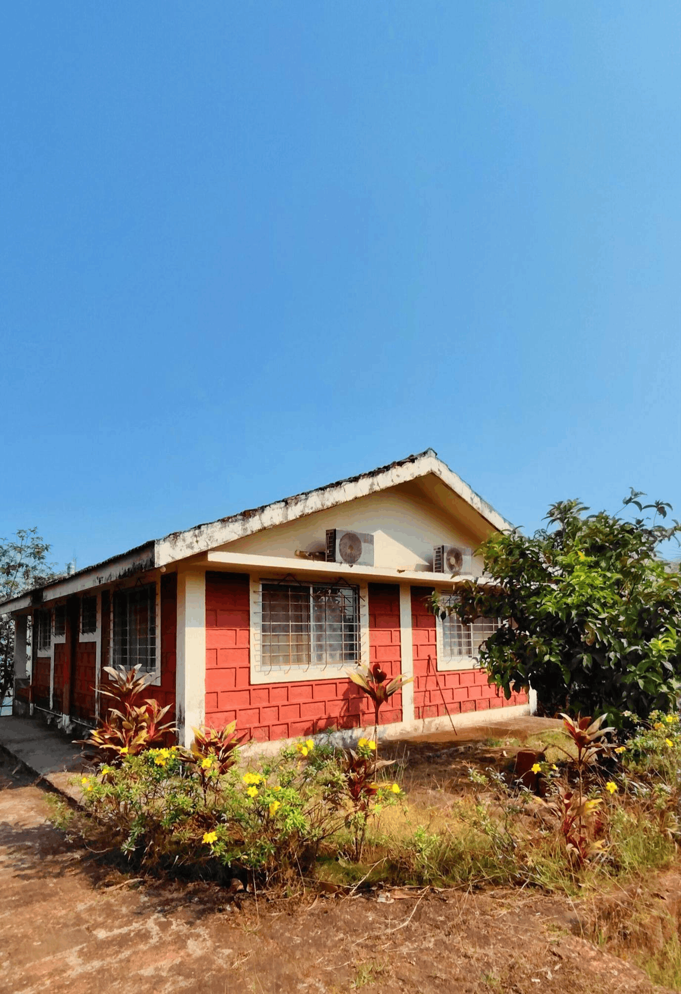 Brahmagiri Farmhouse Project-Ratnagiri - 8.5 Gunthe NA Wadi with 2 BHK(1000 SQFT) Bungalow with Beautiful View for Sale